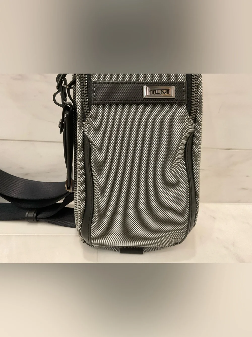 NEW Tumi ALPHA X 10.5” Polyester & Nylon Compact Sling Crossbody - METEOR GRAY❗️